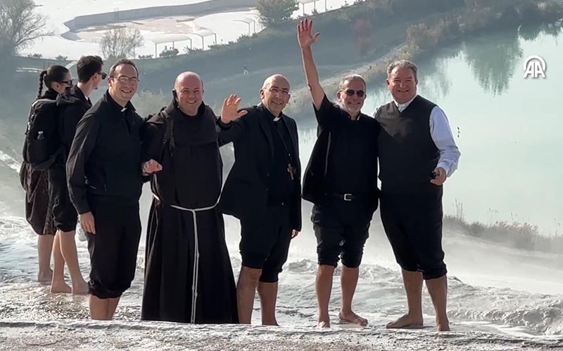 Papa’nın genel vekili Denizli’ye geldi
