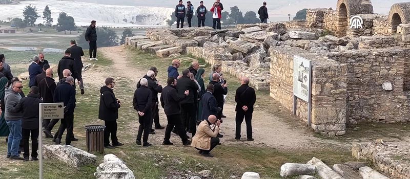 Papa’nın genel vekili Kardinal Baldassare Reina, Denizli’ye geldi