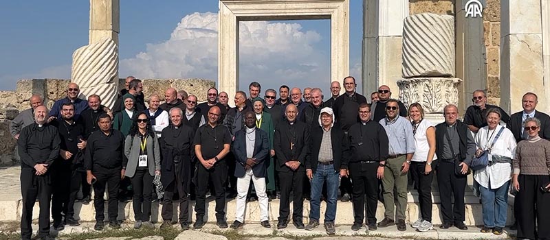 Papa’nın genel vekili Kardinal Baldassare Reina, Denizli’ye geldi