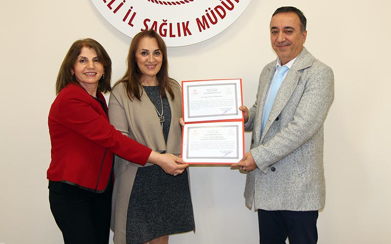Bebek dostu hastanelere teşekkür belgeleri verildi