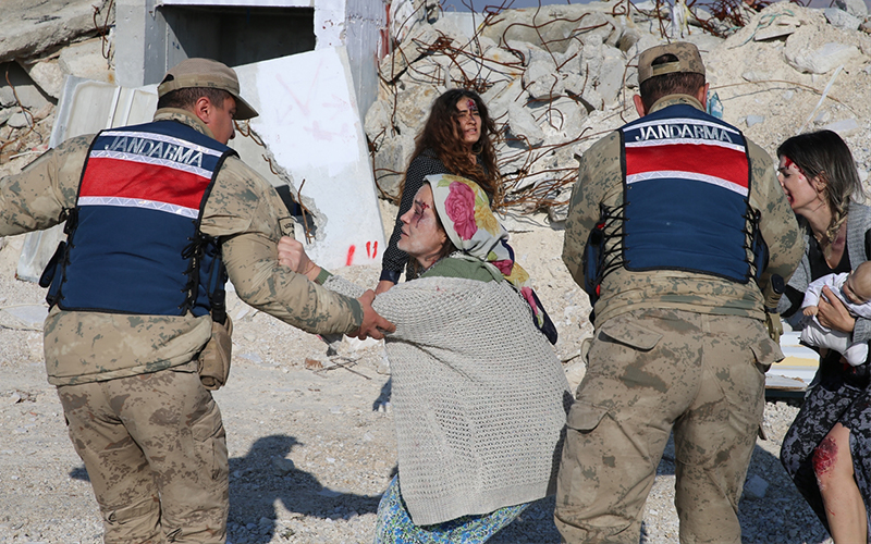 Denizli’de deprem tatbikatı: Enkaz altında kalanlar kurtarıldı