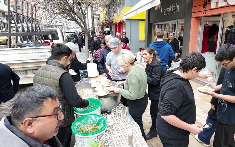 Esnaftan Regaip Kandili hayrı