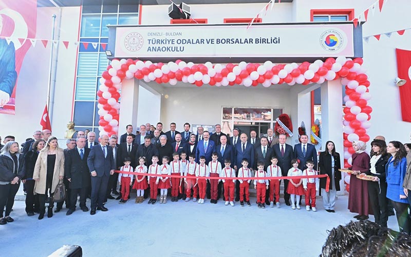TOBB Başkanı Rifat Hisarcıklıoğlu, okul açılışlarına katıldı
