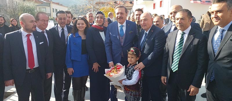 TOBB Başkanı Rifat Hisarcıklıoğlu, Denizli’de okul açılışlarına katıldı