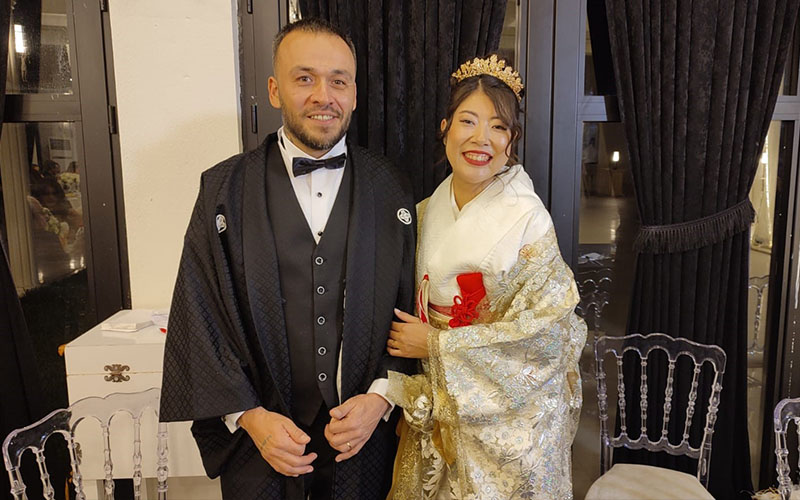 Japon gelin ile Türk damat davetlileri kimonoyla karşıladı