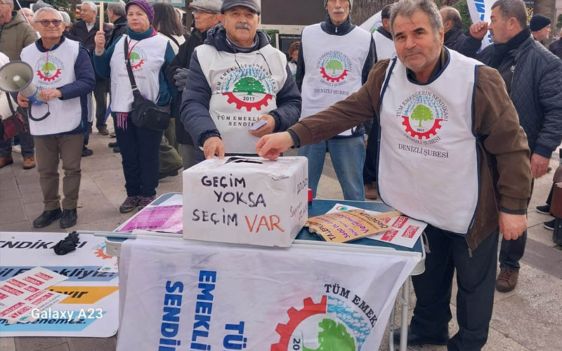 Emeklilerden iktidara: Geçim yoksa seçim var