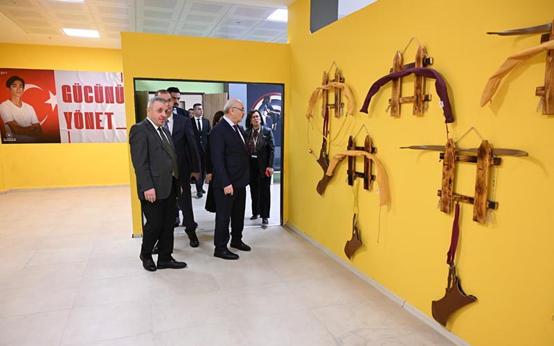 Üniversiteli gençler girişimcilik kampında buluştu