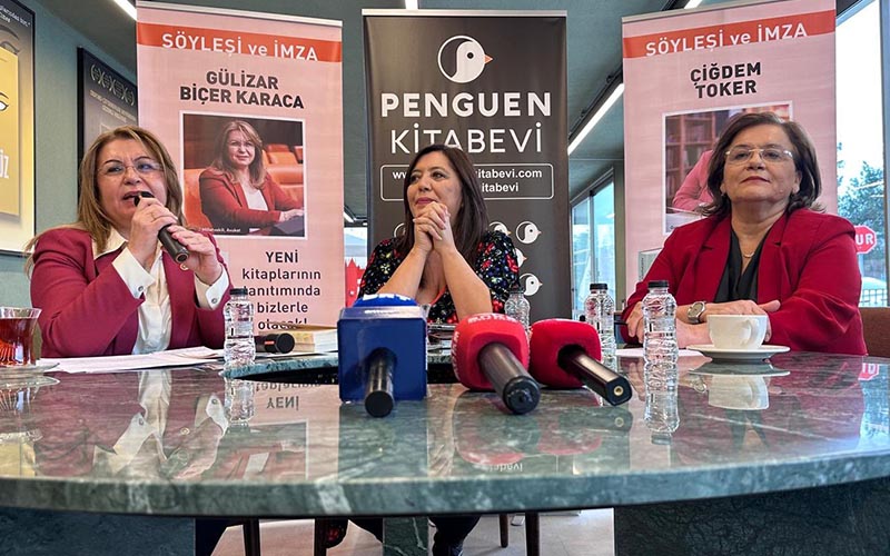 Karaca ve Toker kitaplarını imzaladı
