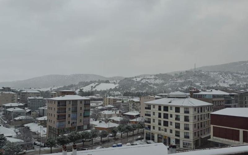 Bir ilçe daha beyazla kaplandı