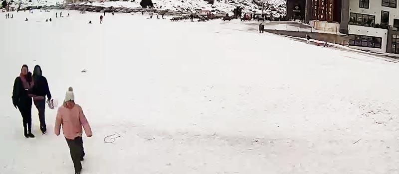 Denizli Kayak Merkezi kar ve kayak meraklılarını çekiyor