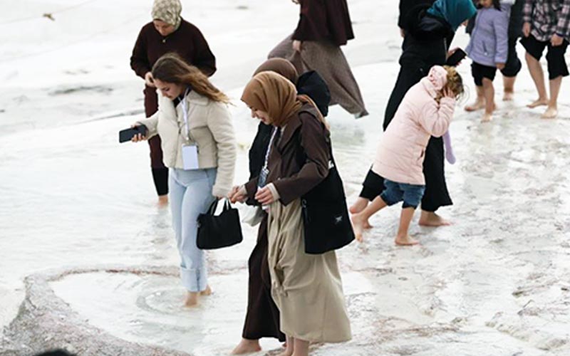 Üniversiteli öğrenciler Denizli’nin güzelliklerini keşfetti