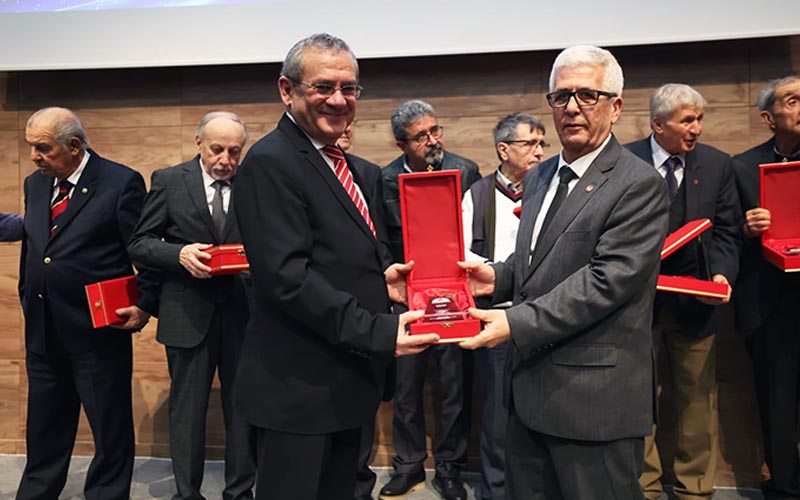 Genel Yayın Yönetmenimiz Engin Ünal, Meslek Onur Ödülü’nü aldı