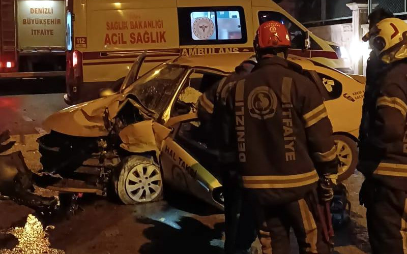 Ticari taksi hurdaya döndü: Bir kişi yaralandı