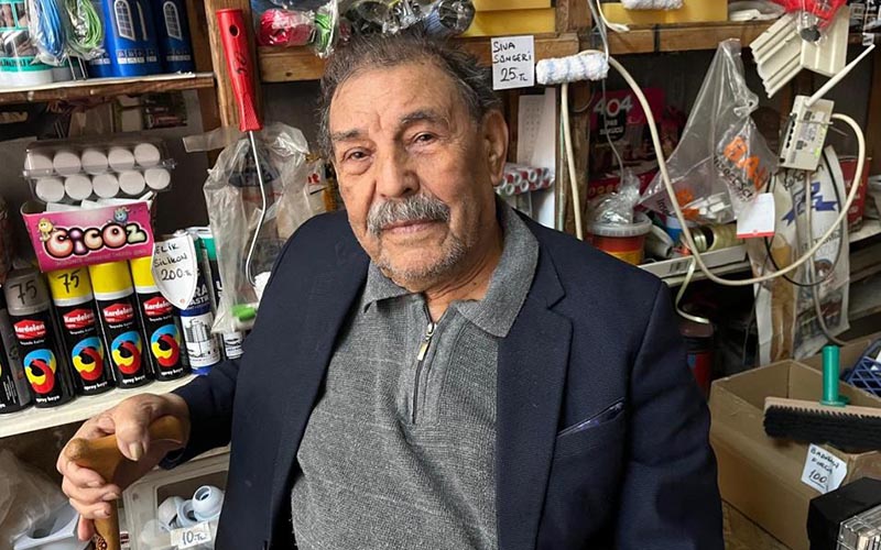 Asırlık ağıdı unutulmasın diye satır satır yazdı