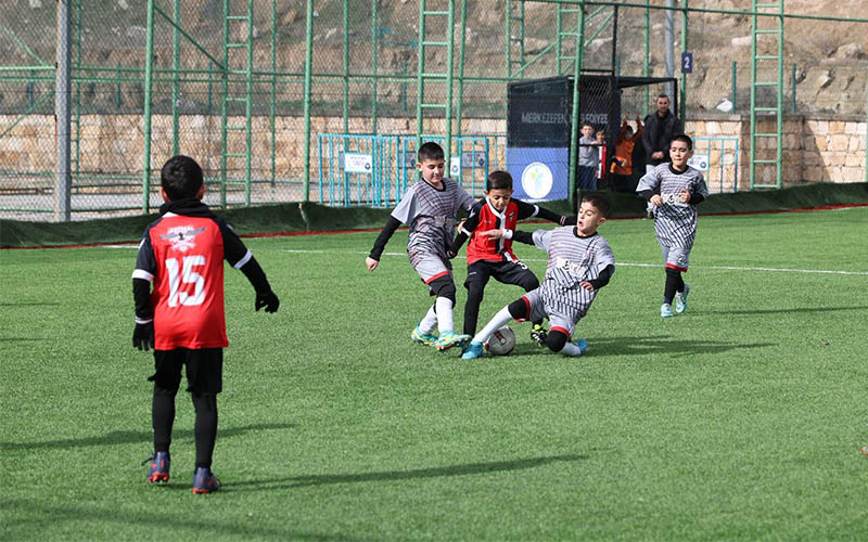 Merkezefendi’de Erol Cantürk U-9 Şenlik Ligi sürüyor