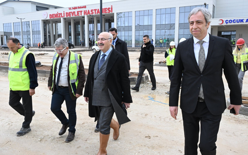 Vali Köşger, Acil Durum ve Şehir hastanelerinde incelemede yaptı