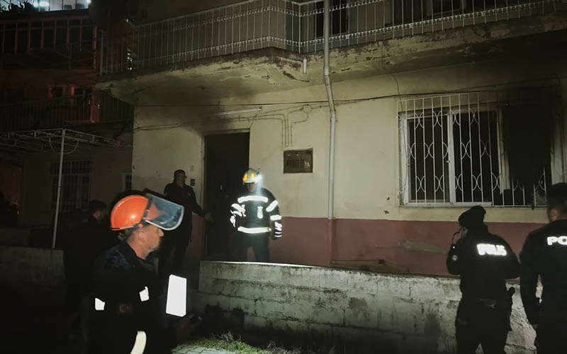 Evde yangın çıktı, kısa süreli panik yaşandı