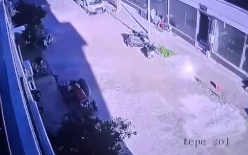Deprem anı güvenlik kamerasına yansıdı