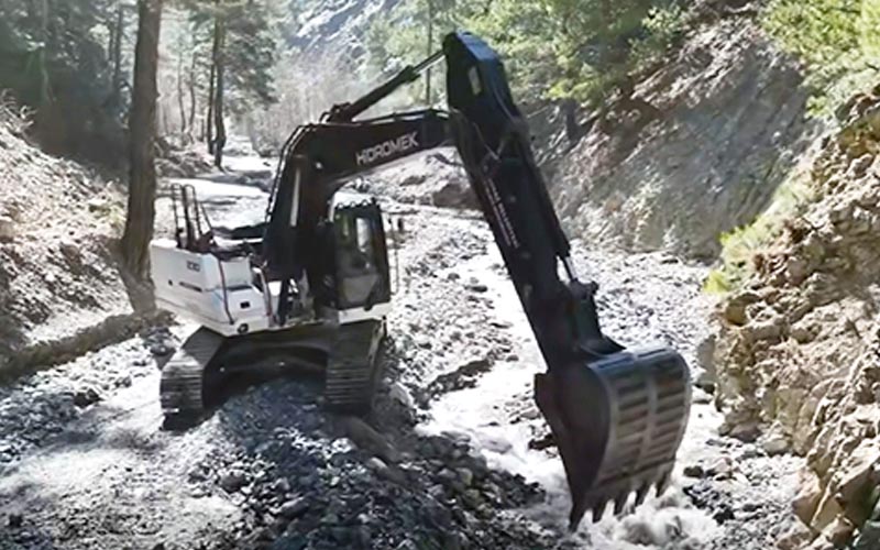 Honaz’da selin zarar verdiği sulama tesislerinde onarım çalışması yapılıyor