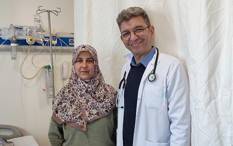 Kalın bağırsaktaki tümör ameliyatsız alındı