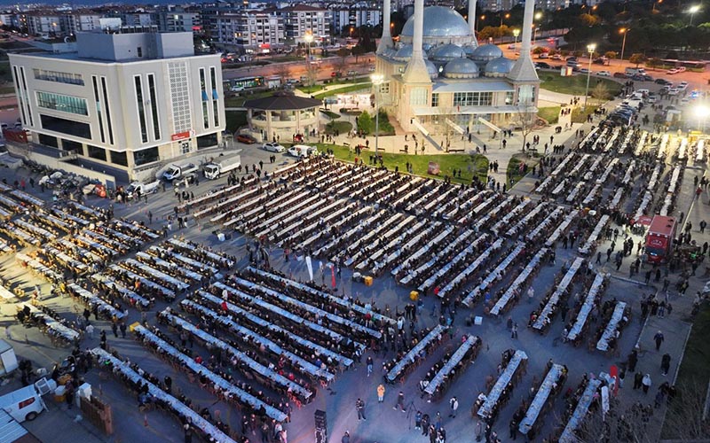 Merkezefendi Belediyesi’nden 7 bin kişilik gönül sofrası