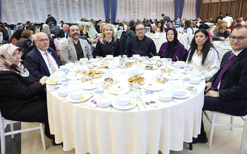 Doğan, şehit ve gazi aileleriyle buluştu