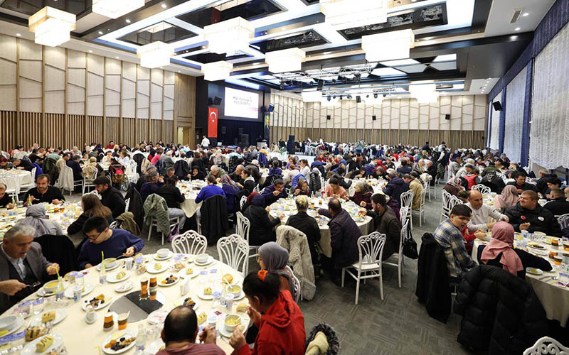 Merkezefendi Engelsiz Yaşam Akademisi’nde iftar yemeği verildi