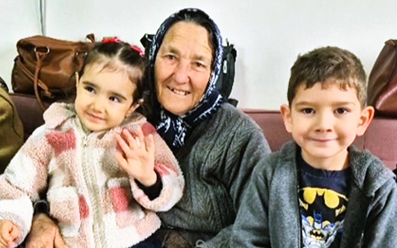 Honaz’da çocuklardan kalpleri ısıtan ziyaret