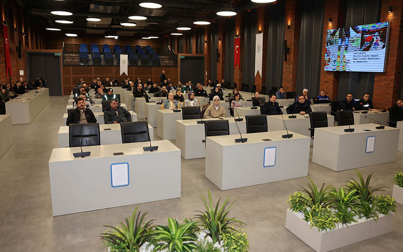 Pamukkale Belediyesi personeline afetlerde beslenme eğitimi