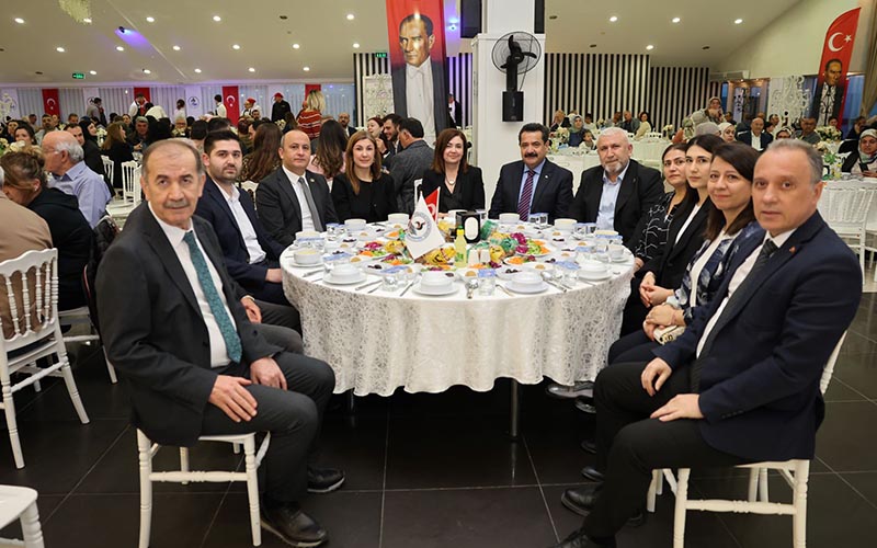 Ertemur, belediye personeliyle iftar yemeğinde bir araya geldi