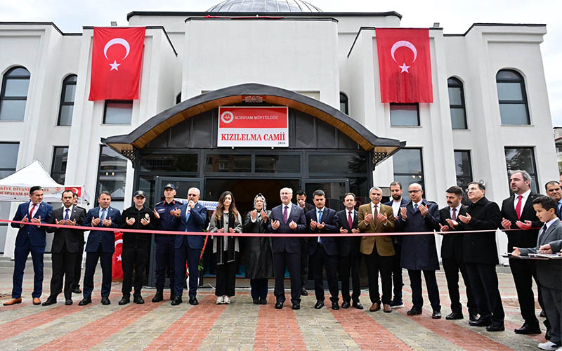 Vali Köşger’in de katıldığı törenle cami ibadete açıldı