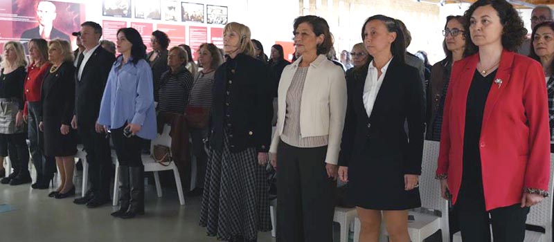 Denizli Ayşe Kulin imza günü