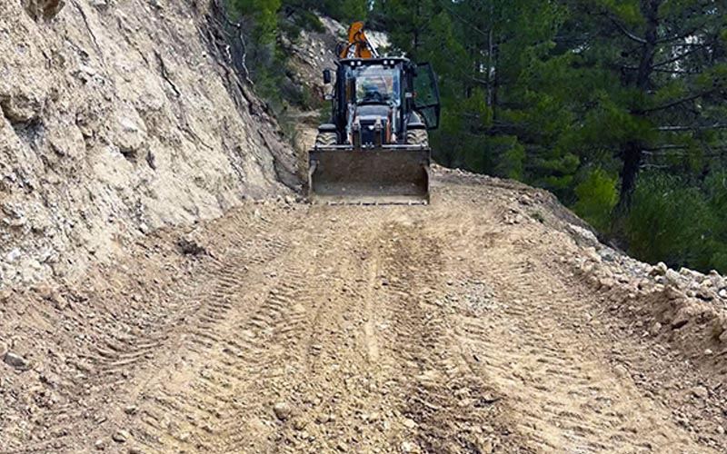 Çameli Belediyesi 4 mahallede arazi yollarını düzenledi