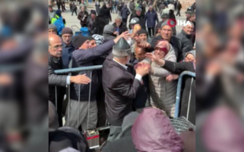 Denizli’nin elmaları Ankara’da kavga çıkardı