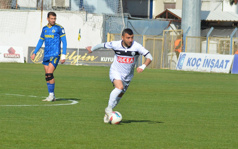 Denizlispor’un eski futbolcusu Anıl Taşdemir, kramponlarını astı