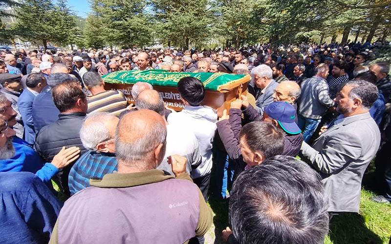 Trafik kazasında ölen sürücüler toprağa verildi