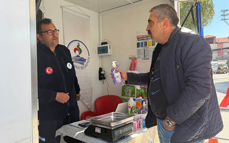 Akhanlılar atıklarını getirdi, hediyelerle döndü