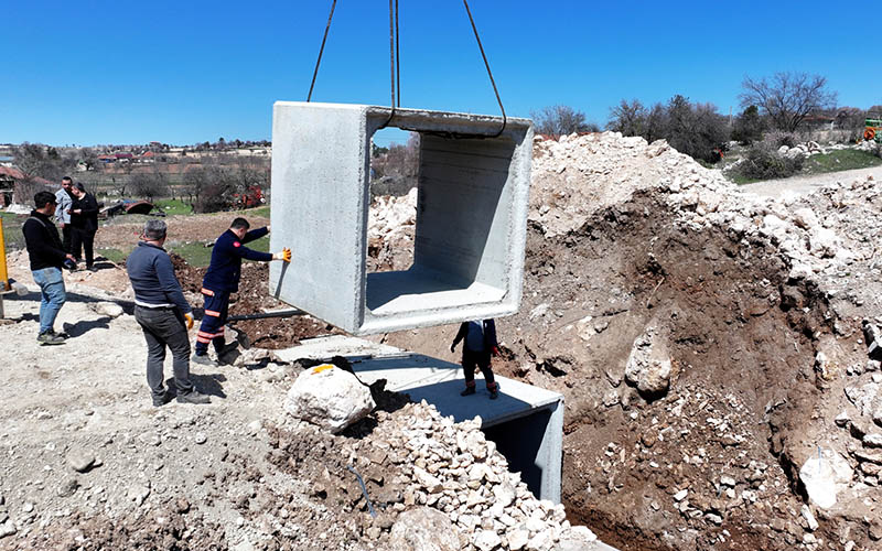 Uzunpınar Mahallesi’nde sel baskınlarına karşı menfez