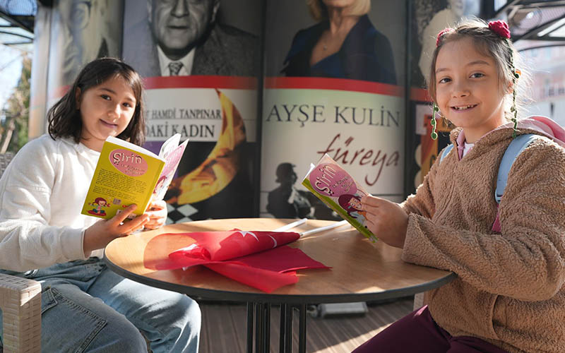 Kitap Kafe minik okurseverleri misafir etti