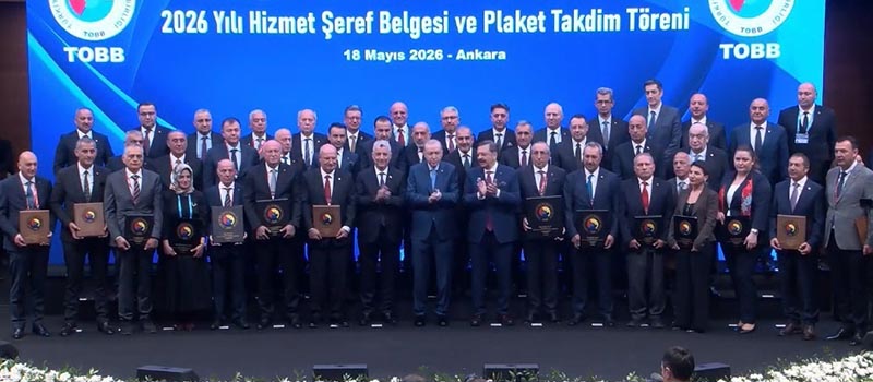 Denizli Cumhurbaşkanı Erdoğan’dan Denizli Ticaret Odası (DTO) Başkanı Uğur Erdoğan’a plaket