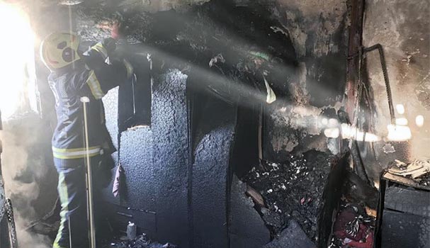 Denizli'de 4 katlı apartmanda yangın çıktı