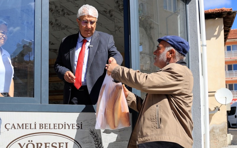 Çameli’de ekmekler 10 liradan satışta