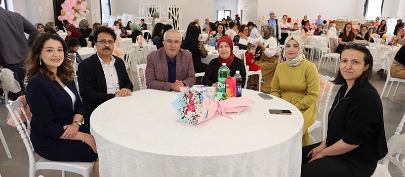 Denizli'nin Çameli ilçesinde Anneler Günü kutlandı
