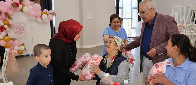 Denizli'nin Çameli ilçesinde Anneler Günü kutlandı