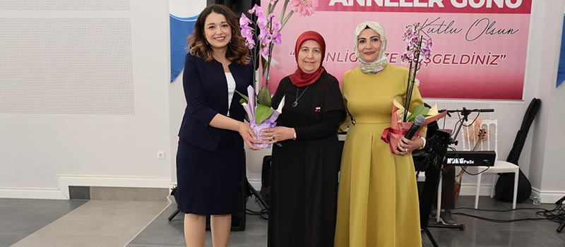 Denizli'nin Çameli ilçesinde Anneler Günü kutlandı