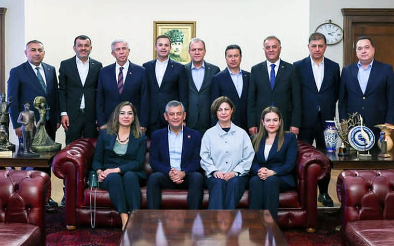 Çavuşoğlu da katıldı, büyükşehir belediye başkanları kurultay çağrısı yaptı