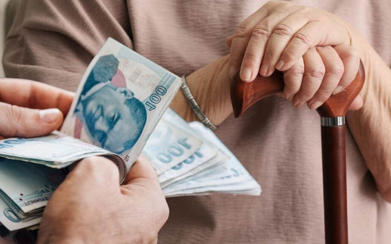 Emeklilerin bayram ikramiyesi ‘net asgari ücret olsun’ teklifi