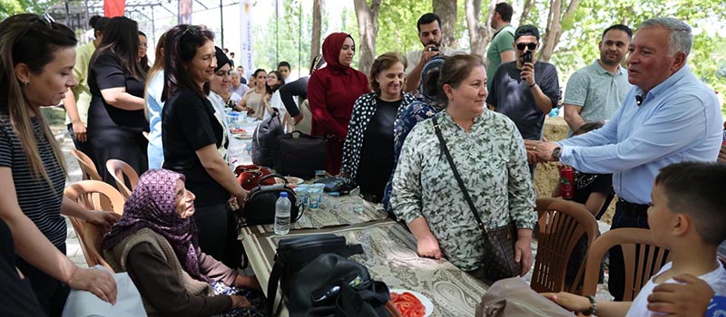 Denizli'nin Honaz ilçesinde Anneler Günü kutlandı