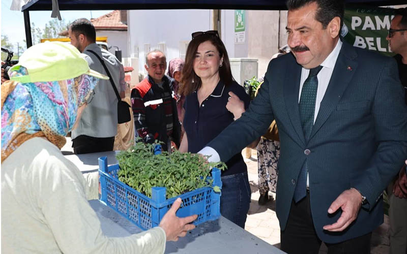 Pamukkale Belediyesinden 120 bin fidan desteği