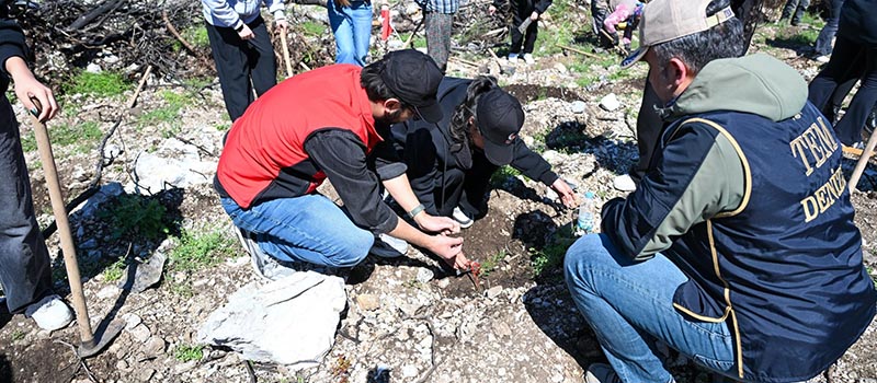 Denizli Şehit polisler için fidan dikildi